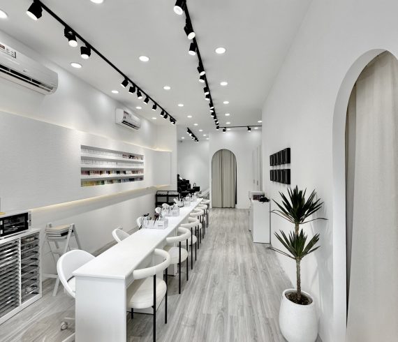 Me in Nail