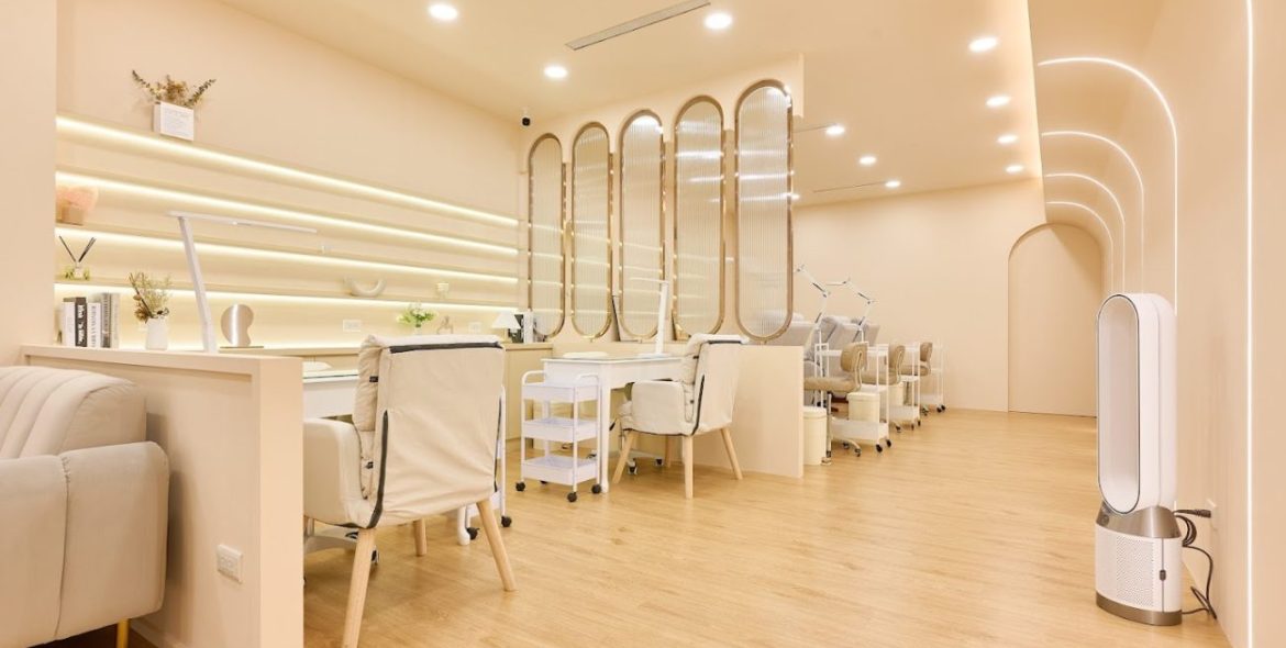 Bí quyết thiết kế nội thất tiệm nail đẹp và hiệu quả