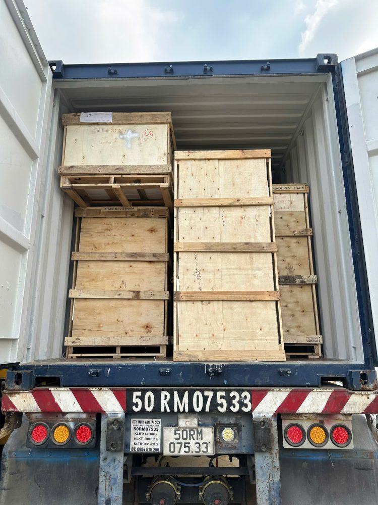 thuế nhập khẩu nội thất tiệm nail vào Mỹ