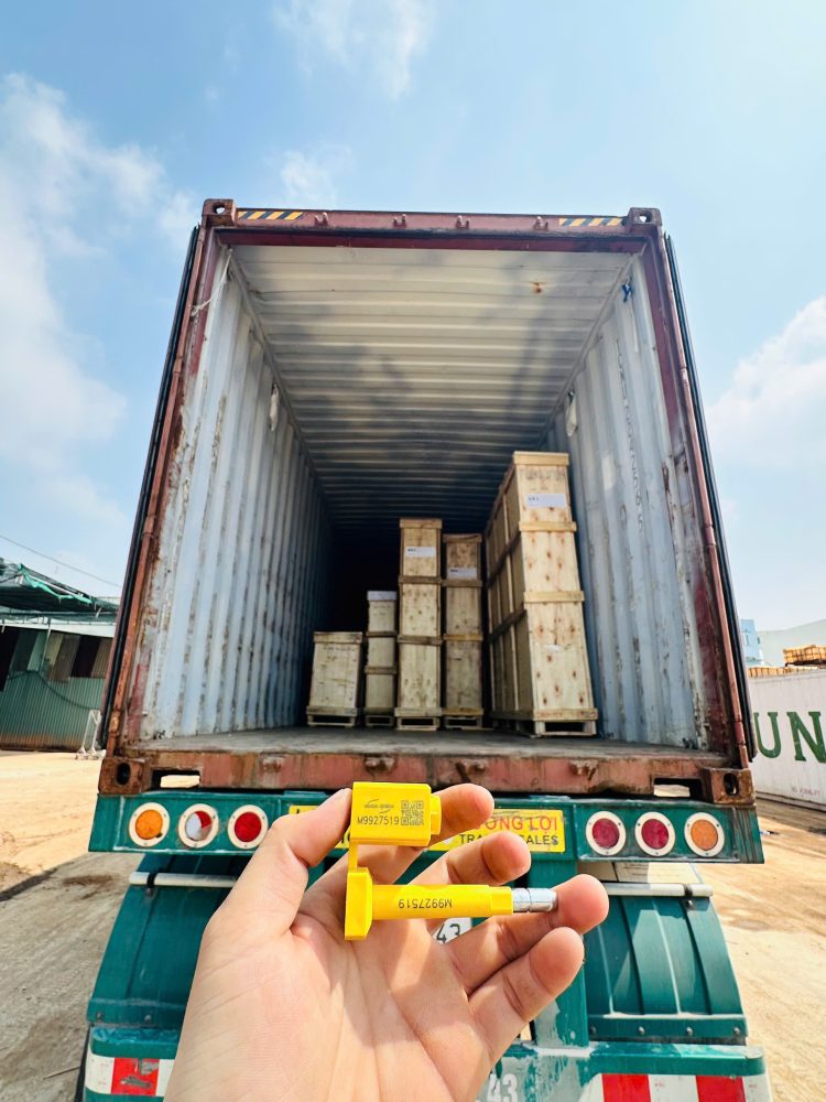 vận chuyển nội thất nail sang Mỹ