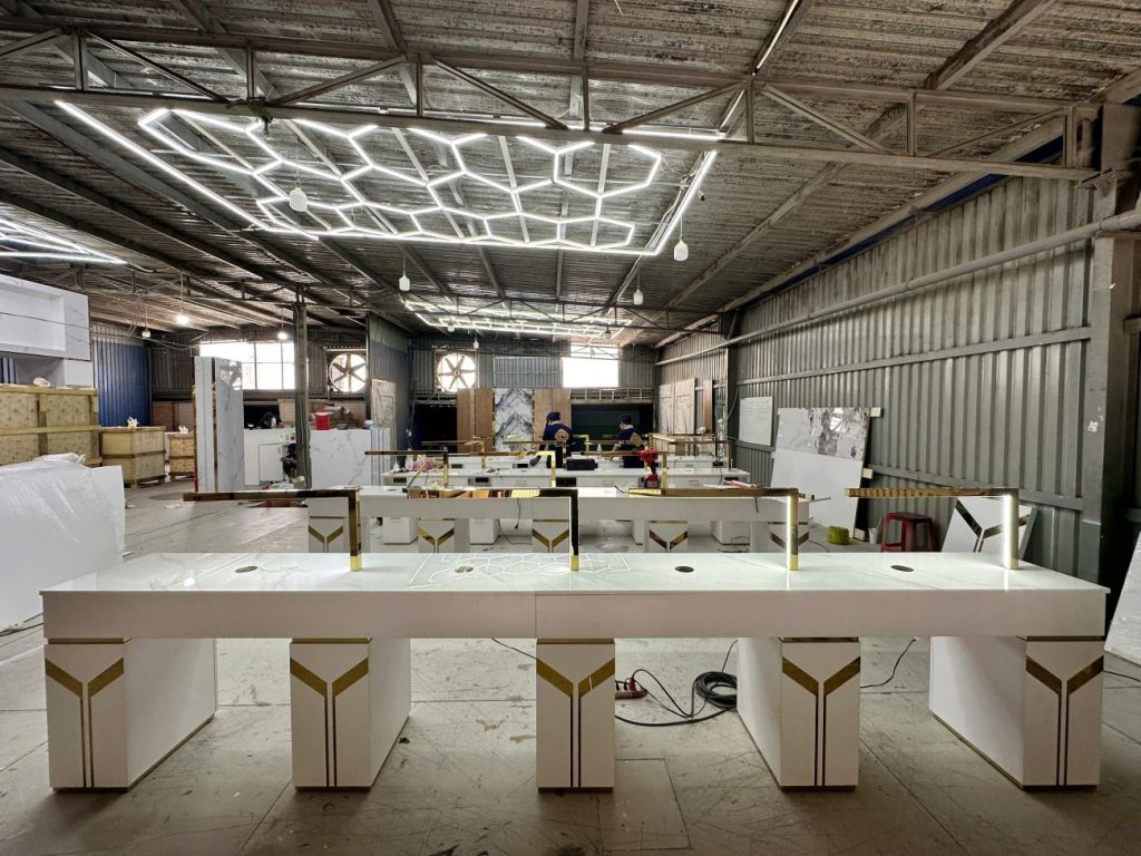 bàn làm móng có hút bụi